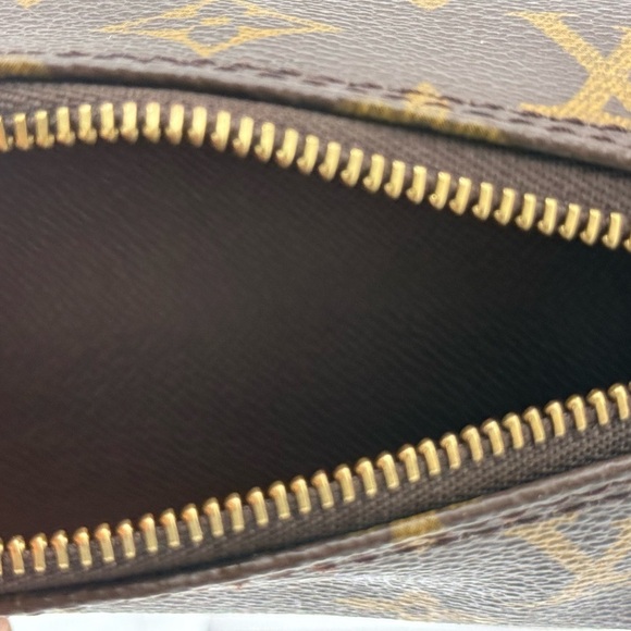 Louis Vuitton Monogram Papillon Authentic hand Bag - Picture 9 of 10